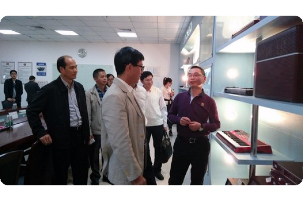 東莞市科技局領(lǐng)導(dǎo)蒞臨我司參觀指導(dǎo)工作