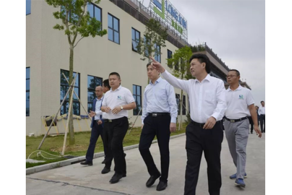 高州市黨政考察團(tuán)蒞臨廣東龍健高新科技產(chǎn)業(yè)園調(diào)研指導(dǎo)
